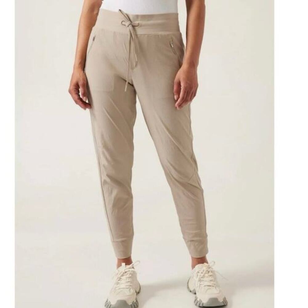 Athleta‎ TREKKIE NORTH JOGGER Birch Grey Tan Size 10